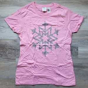 NWOT Womens Pink Snowflake t-shirt size small